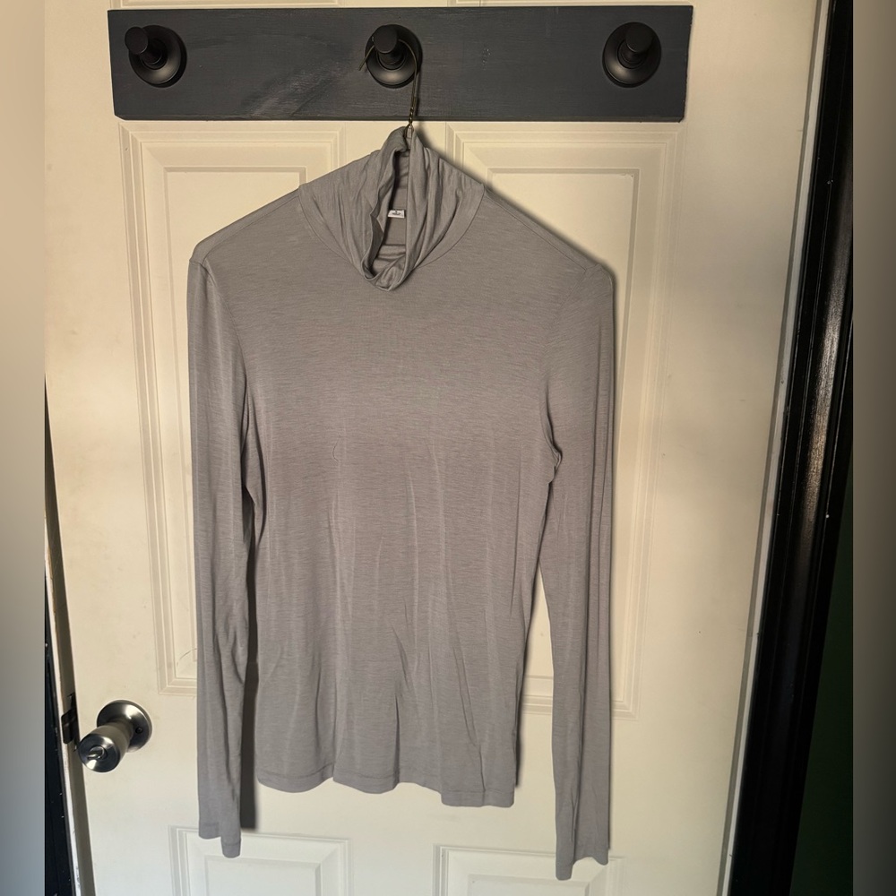 Uniqlo Heattech Thin Turtleneck